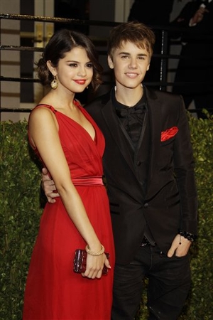 justin bieber and selena gomez 2011 february. 28 February 2011 No Comment