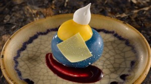 Blueberry-Cheesecake-with-Passion-Fruit-Curd_SatuliCanteeen_2017-700x394