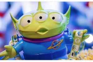 dlrc-pixarfest-popcorn-bucket-little-green-men-popcorn-bucket-2